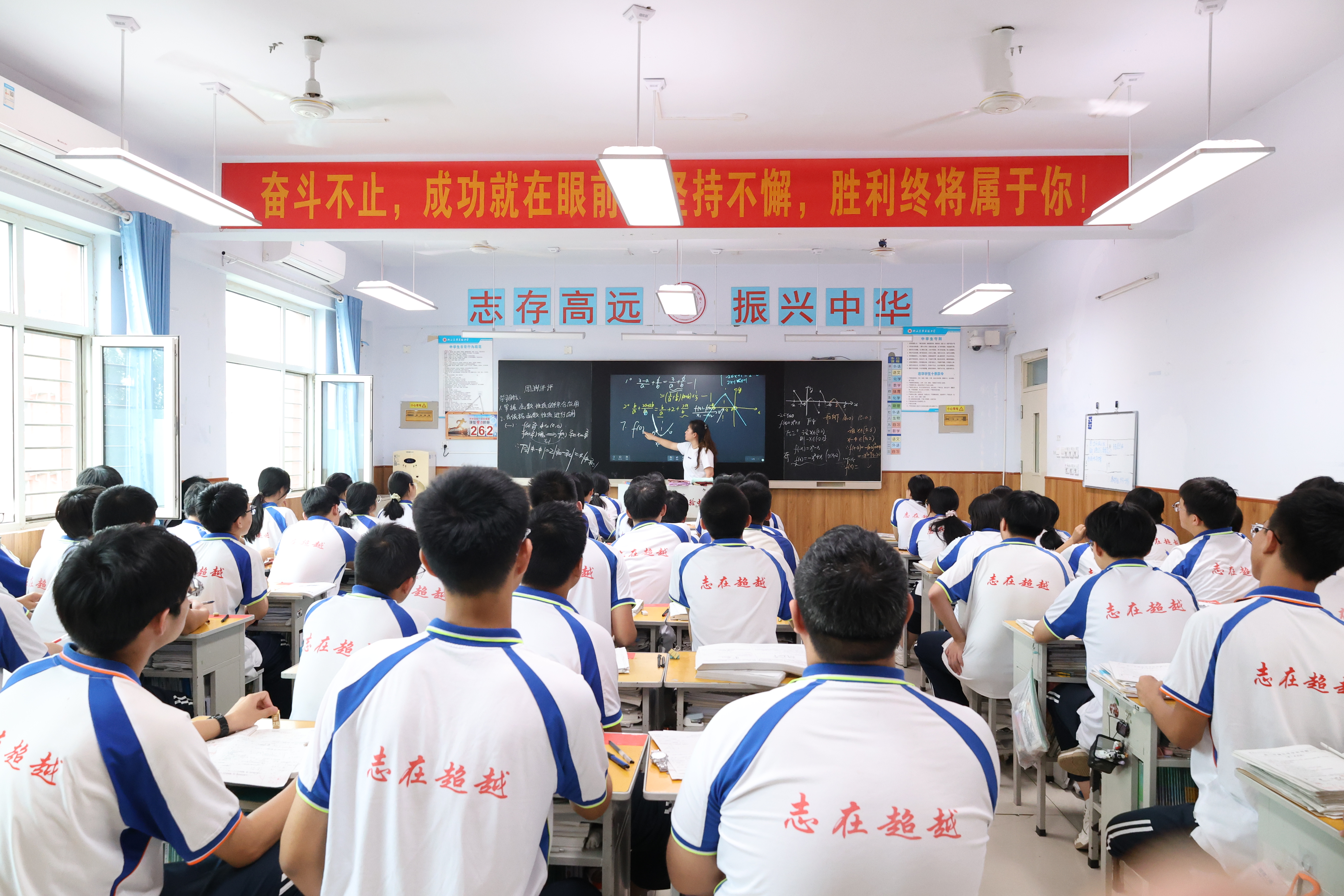 7U2A4647.jpg
